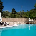 אתר קמפינג Poros Beach Camping- Studios