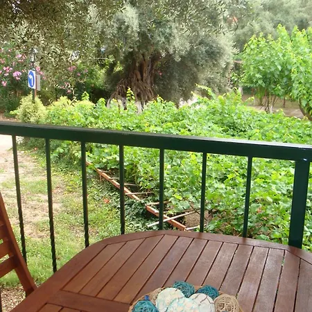 אתר קמפינג Poros Beach Camping- Studios *