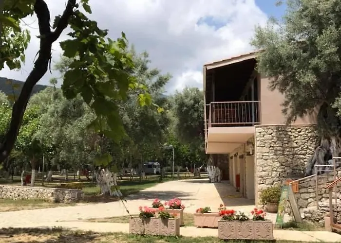 Poros Beach Camping- Studios Camping *