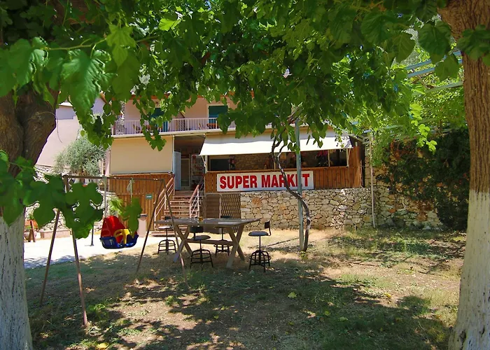 Poros Beach Camping- Studios Mikros Gialos